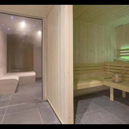 Charming With Pool In Apartament *