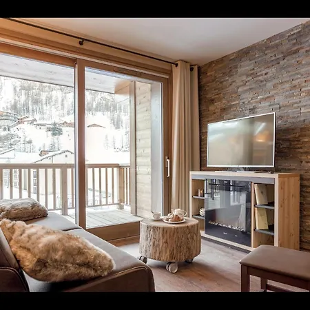 Apartament Charming With Pool In *
