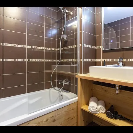 Apartament Charming With Pool In Tignes
