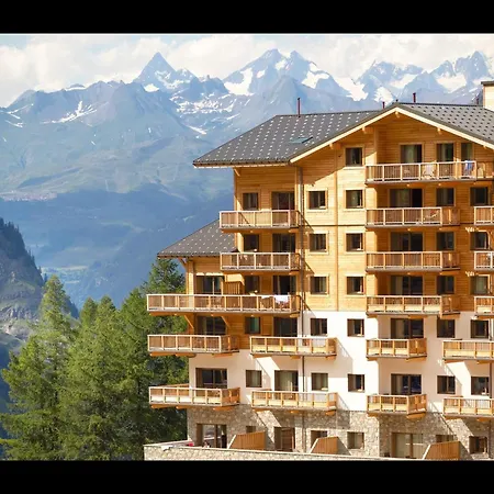 Charming With Pool In Apartament Tignes